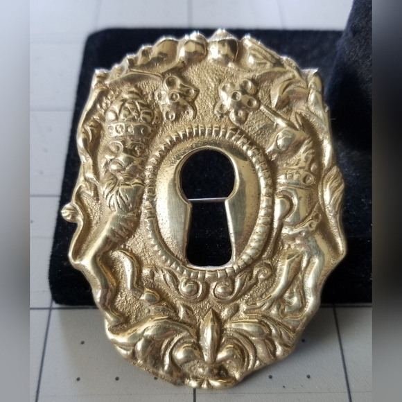 Max Rieg Jewelry - Vintage 1930's Max Rieg Colonial Williamsburg Baroque Escutcheon Brooch